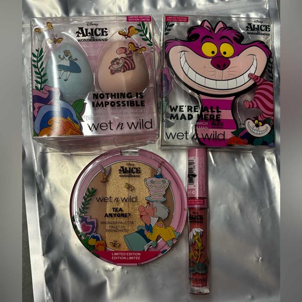 Wet n Wild Alice in Wonderland Makeup Set - limited edition